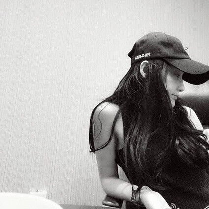 女头黑白半身意境混搭简约头像集堆糖,美好生活研究所