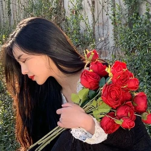 女生头像我没有喜欢的人,所以我每天和自己说晚安腾讯新闻