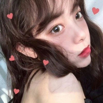 爱情里被思念围绕的女生图片