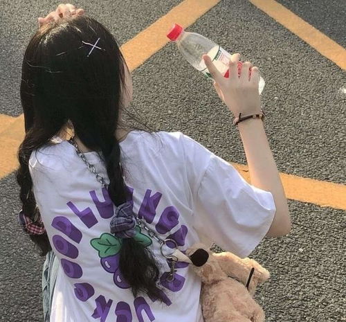 ins甜宠限量版女生头像遥远的歌月
