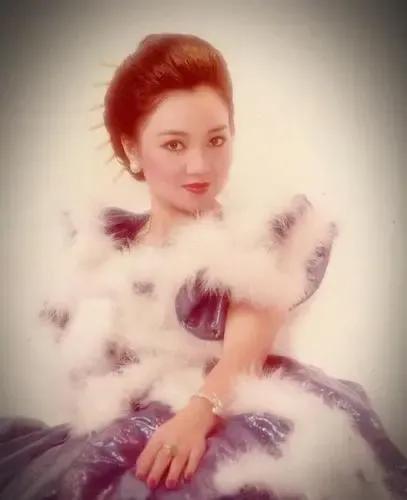 白冰冰22年走不出丧女之痛,最终将女儿的思念寄情于珠宝收藏