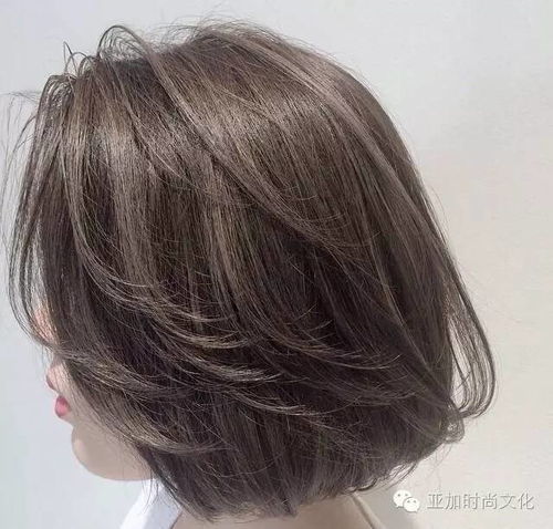 短发也能迎风飞舞