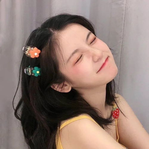 头像这样也只能勉强算个甜妹吧
