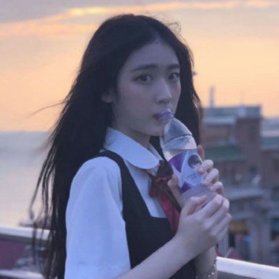 清纯高冷女生头像侧脸真实同一人多张