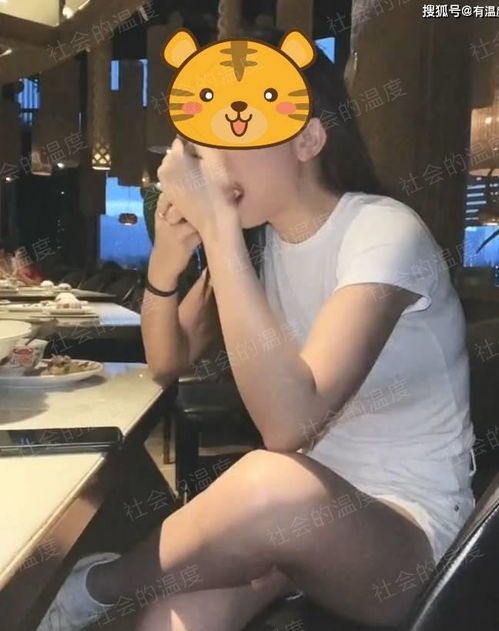 小伙被相亲对象劝退,吃相粗鲁腿毛还长,500元介绍费打了水漂