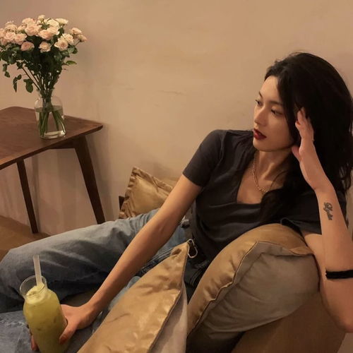 ins招桃花女生头像