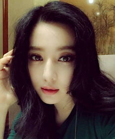 范冰冰吃羊肉泡馍嘟嘴自拍网友热恋中的女神爱卖萌