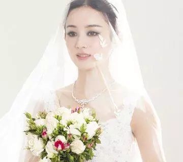 倾城美人穿婚纱,祝晗婧端庄大气,格蕾丝却似懵懂少女
