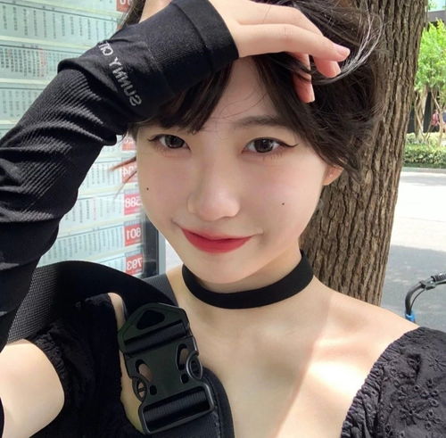 ins招桃花女头
