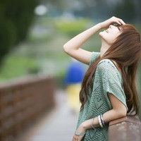 梦中有我难以分辨低声唤你归来的声音带风景的唯美女生意境头像