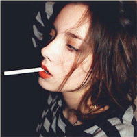 抽的是忧愁,抽的是寂寞欧美抽烟女生头像
