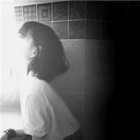 视觉黑白女头别仗着我爱你就为所欲为