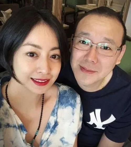 43岁女星承认情变,老公曾在国外招妓流出不雅照,还被曝参与走私