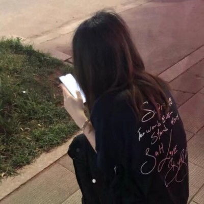 清新不露脸girl头像文案