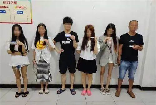 女子失恋醉酒要渣男,四闺蜜找来男子将其侵犯,6人获刑