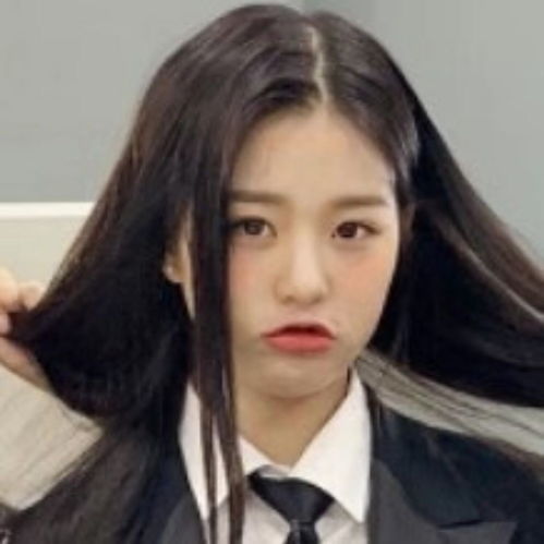 求黑色长发美女头像