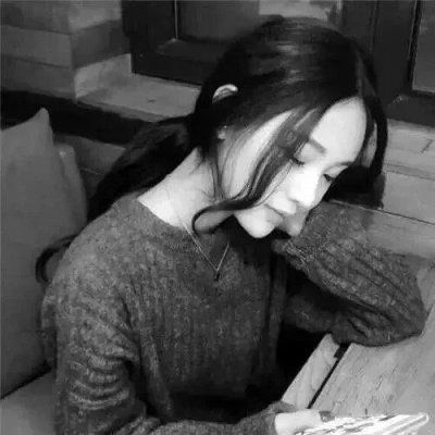 侧脸黑白女头像高冷网图女生孤独伤感头像