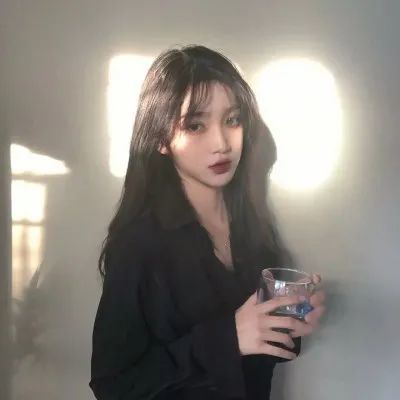 25个话糙理不糙的签名句子,适合发朋友圈,余生致自己