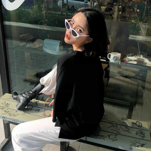 欧美女头像要把可爱和温柔藏起来留给值得的人.