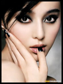 我要那种长发美女,气质型的,精致的脸庞,忧郁的眼神的真人图片