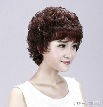 12月最流行的中年女性发型