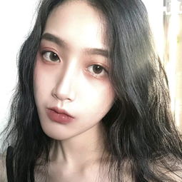 你与星河皆可收藏俏皮简洁时尚清新女生头像