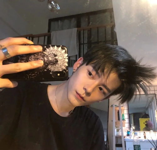 个性高冷真人男生头像在平淡里寻找一些小美好