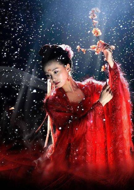 80后古装绝美女星,刘亦菲仙气,佟丽娅惊艳,杨幂高冷,谁更美呢