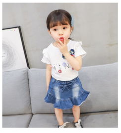 童装2019新款夏季女童时尚个性4粒花字母短袖套潮
