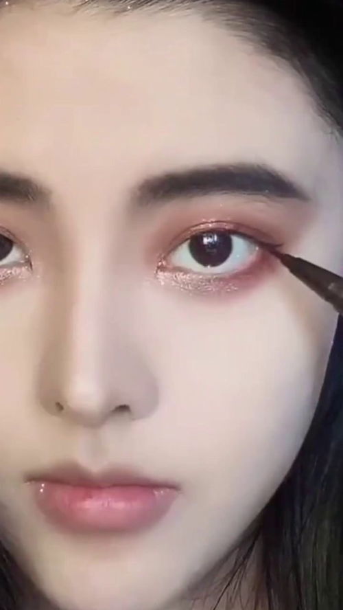 美女挑战御姐港风妆,看到成品那一刻,我承认心动了