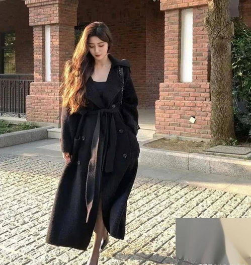 日本美女黑丝翘臀尽显,让人心动