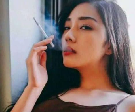 女生抽烟真的不好吗杨颖我只是让自己放松一下