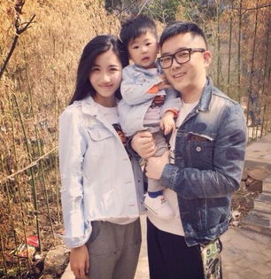 美女硕士被指小三携子上位大量私照曝光