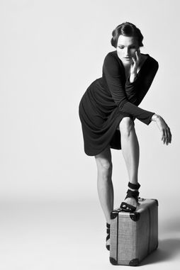 德国lookbookshooting时尚成熟妇女黑白人像