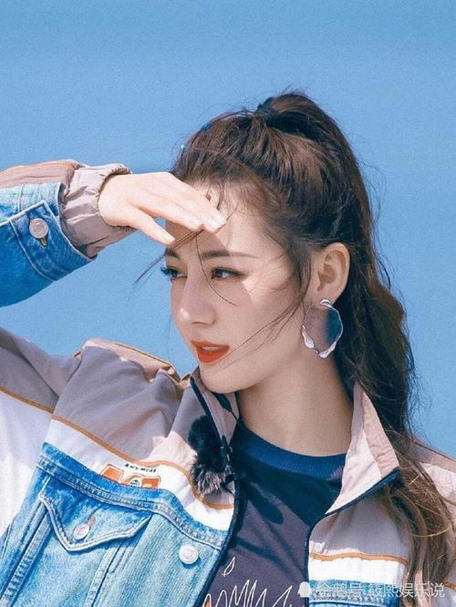 只知道迪丽热巴从小美到大,没想到语文书上的新疆美女竟也是热巴