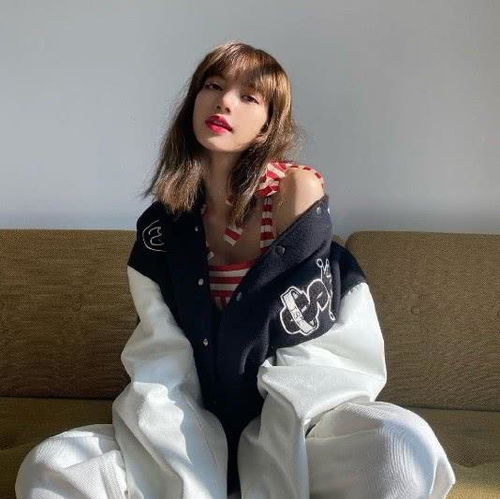 美女lisa穿搭大品鉴,多种风格应有尽有,看看有无适合你的那一款