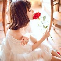 美女黑色短发背影真实图片大全微信头像图片大全