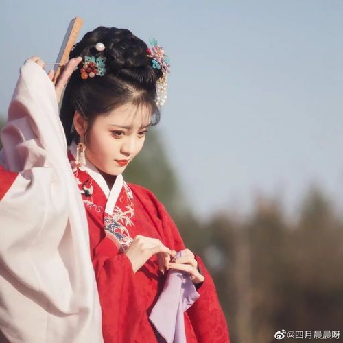 她穿汉服还原四大名著美人,人民网点名称赞网友真是一眼万年