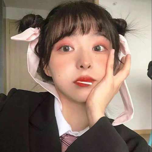 头像树下会有人在等你的