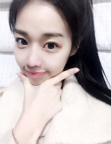 急急急要这个韩国女孩头像原图不要旁边的白色框框就是原图