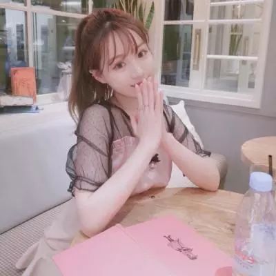 女生闺蜜头像真人一人一张提款机