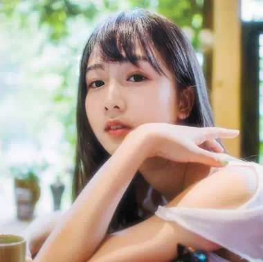 女生20多岁头像高清女子