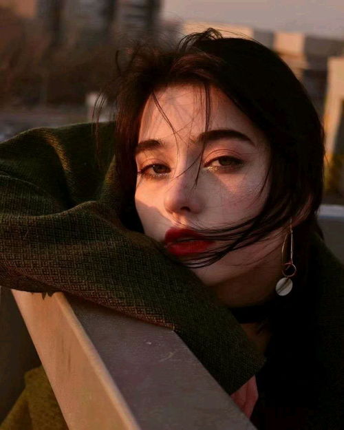 多的是南辕北辙少的是殊途同归阳光文艺清新迷人女生头像