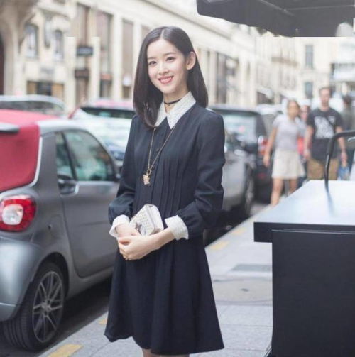 奶茶妹妹穿仙女裙被偶遇,打光差依然肤白貌美,27岁少女感满分