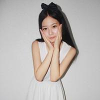 qq头像纯背景女生