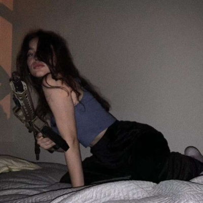 超霸气的欧美风女生qq头像对你很好很好的人还在你身边
