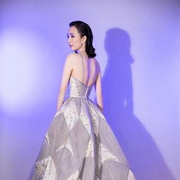 王鸥高腰露背纱裙为什么会上热搜大家如何评论的