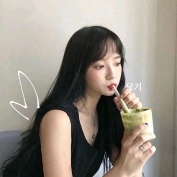 2021最新款可爱长发女生头像