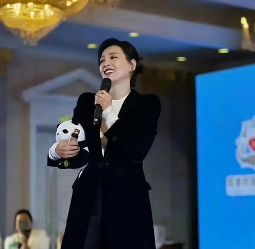 微商女王归来,张庭直播卖锅碗瓢盆,7小时卖267万
