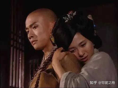 女生主动追那些看起来高冷禁欲系的男生,有什么方法或者技巧吗